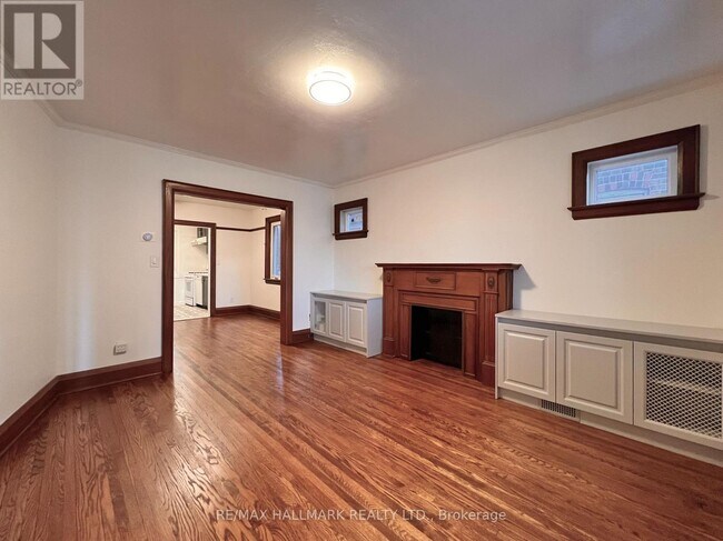 524 Eglinton Ave E in Toronto, ON - Building Photo - Building Photo