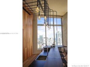 151 SE 1st St, Unit 1611 in Miami, FL - Building Photo - Building Photo