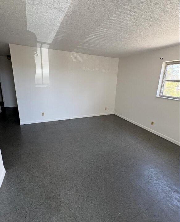 1406 Barton Rd in Lake Worth Beach, FL - Building Photo