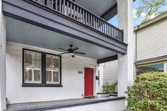 510 East Waldburg St, Unit A in Savannah, GA - Foto de edificio - Building Photo