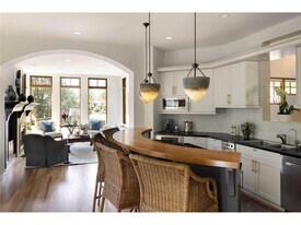 745 Rice St E in Wayzata, MN - Building Photo