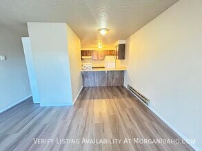 834 W 7th St in Meridian, ID - Building Photo - Building Photo