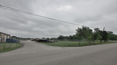 5702 John Martin Rd in Baytown, TX - Building Photo - Building Photo