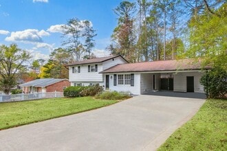 1998 Commodore Ln in Chamblee, GA - Building Photo - Building Photo