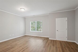 2862 Laurel Ridge Cir in East Point, GA - Building Photo - Building Photo
