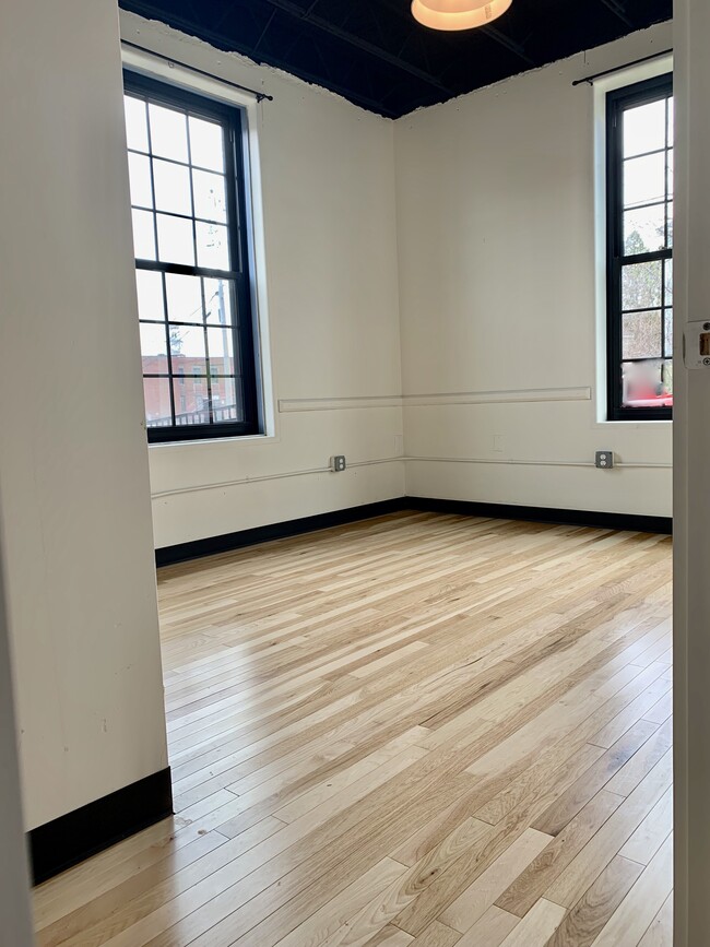 181 Elm St, Unit 103 in Biddeford, ME - Building Photo - Building Photo