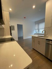 11 Queensberry St, Unit 19 in Boston, MA - Building Photo - Building Photo