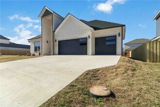 500 Apollo Dr in Centerton, AR - Building Photo - Building Photo