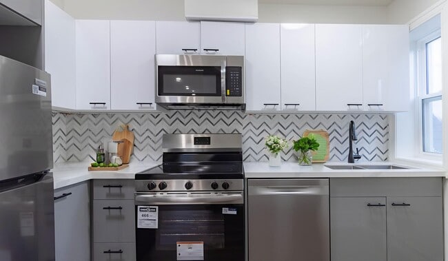 property at 52 Charlton Ave W