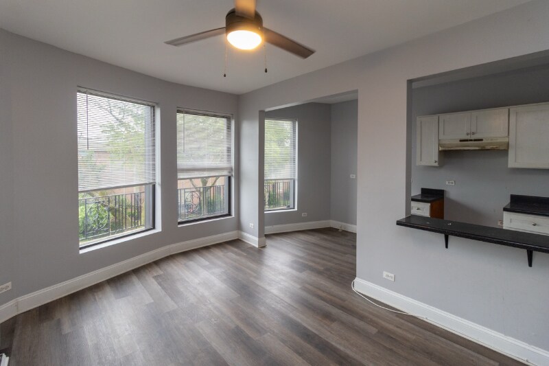 6916 S Clyde Ave in Chicago, IL - Building Photo