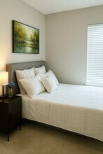 4106 Factoria Blvd SE in Bellevue, WA - Foto de edificio - Building Photo