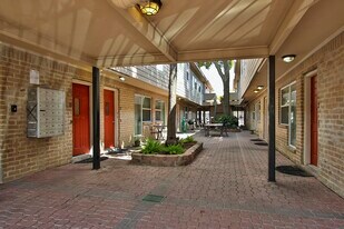 1420 Hawthorne St in Houston, TX - Building Photo