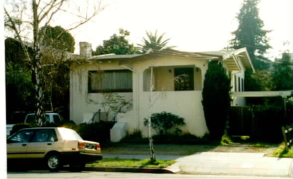 511 Van Buren Ave in Oakland, CA - Building Photo