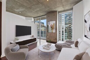 855 Peachtree St NE in Atlanta, GA - Building Photo