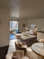 1025 N Madison St in Stockton, CA - Building Photo