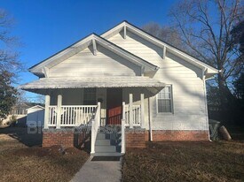 1304 Bogart St in Greensboro, NC - Building Photo
