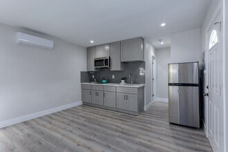 783 E Grand Ave in Pomona, CA - Foto de edificio - Building Photo