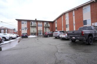 Prince Stevens Apartments in Lowell, MA - Foto de edificio - Interior Photo
