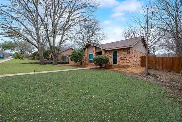 425 Country View Ln in Garland, TX - Building Photo - Building Photo