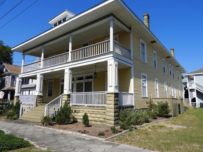 property at 1409 N Market St