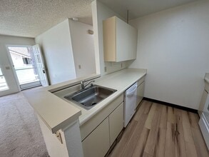 94-1505-1505 Waipio Uka St in Waipahu, HI - Building Photo - Building Photo