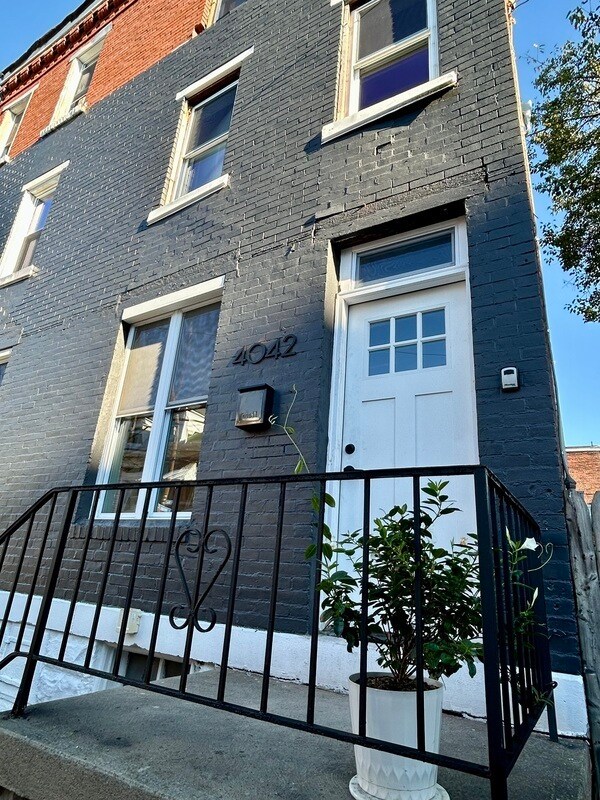 4042 Geneva St in Pittsburgh, PA - Building Photo - Building Photo