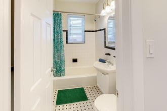 Golden Triangle Apartments in Ottawa, ON - Building Photo - Building Photo