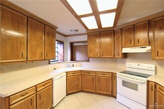 12 Sabinal St in Mission, TX - Building Photo - Building Photo