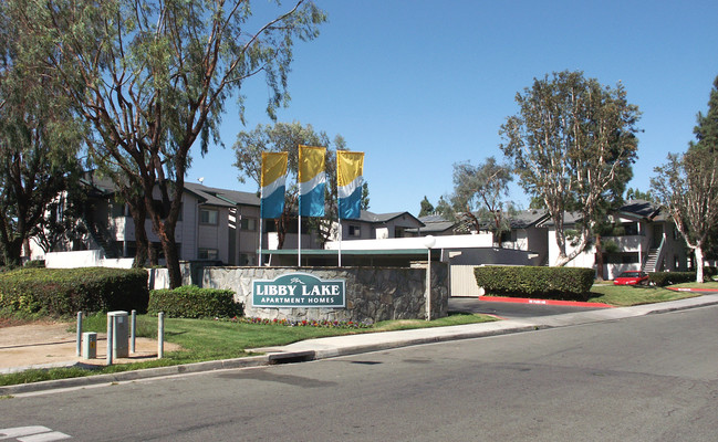 Libby Lake Apartments in Oceanside, CA - Foto de edificio - Building Photo