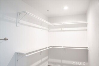 14622 Vanowen St in Los Angeles, CA - Building Photo - Building Photo