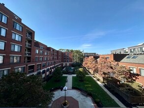 85 Brainerd Rd, Unit 303 in Boston, MA - Foto de edificio - Building Photo