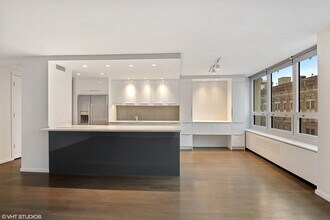 88 W Schiller St in Chicago, IL - Building Photo - Building Photo