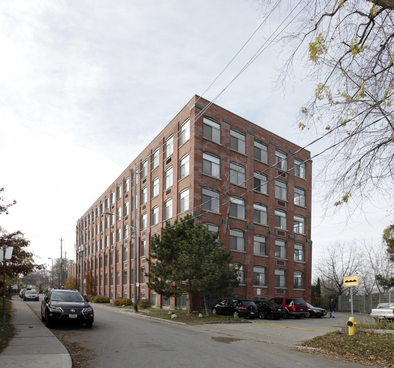 Noble Court Lofts in Toronto, ON - Building Photo