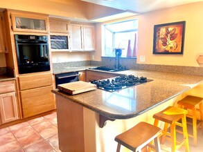 1565 Eolus Ave in Encinitas, CA - Building Photo - Building Photo