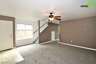 1729 Laurel Ave in Redding, CA - Foto de edificio - Building Photo