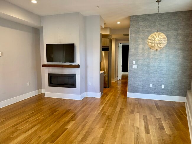 5 Mohawk St, Unit 1F in Boston, MA - Building Photo - Building Photo