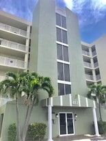 401 Jimmy Buffett Mem Hwy in Satellite Beach, FL - Building Photo