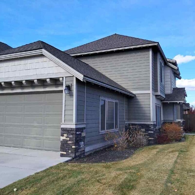 62907 NE Nolan St in Bend, OR - Building Photo - Building Photo