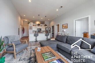 2247 W Lawrence Ave in Chicago, IL - Building Photo - Building Photo