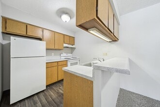 Fox Grove Apartments in Battle Creek, MI - Building Photo - Building Photo