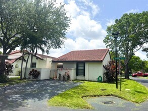13544 SW 110th Terrace in Miami, FL - Building Photo - Building Photo