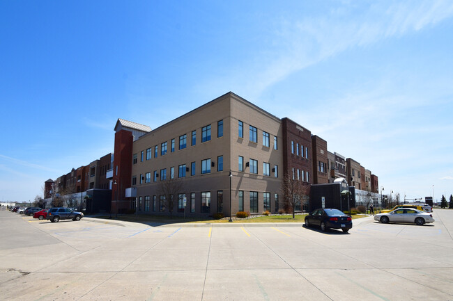 Woodhaven Plaza in Fargo, ND - Building Photo - Building Photo