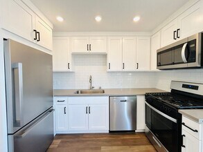 13037 San Fernando Rd in Los Angeles, CA - Building Photo - Building Photo