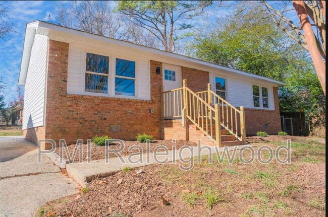 2204 Emerson Pl in Durham, NC - Building Photo - Building Photo