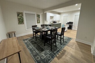 220 W Buena Vista St in Highland Park, MI - Foto de edificio - Building Photo