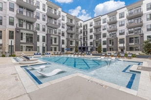 Lenox Heights in Houston, TX - Building Photo