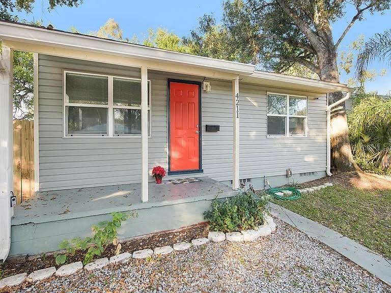 4211 12th Ave S in St. Petersburg, FL - Building Photo