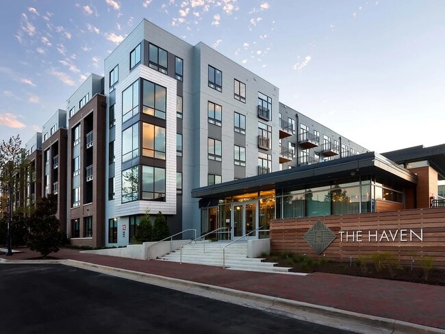 145 Riverhaven Dr, Unit 226 in Oxon Hill, MD - Building Photo - Building Photo