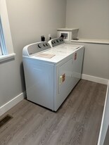 523 W 17th St, Unit 1 in Erie, PA - Building Photo