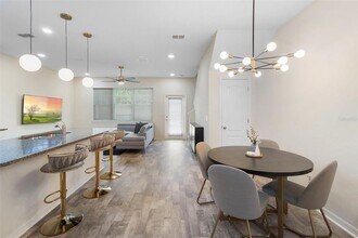 1043 Taramundi Dr in Oviedo, FL - Building Photo - Building Photo